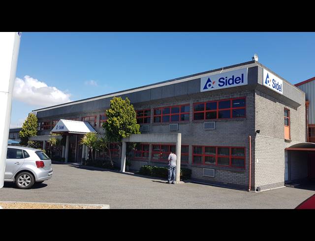 2,476M² FACTORY TO LET IN TRIANGLE FARM